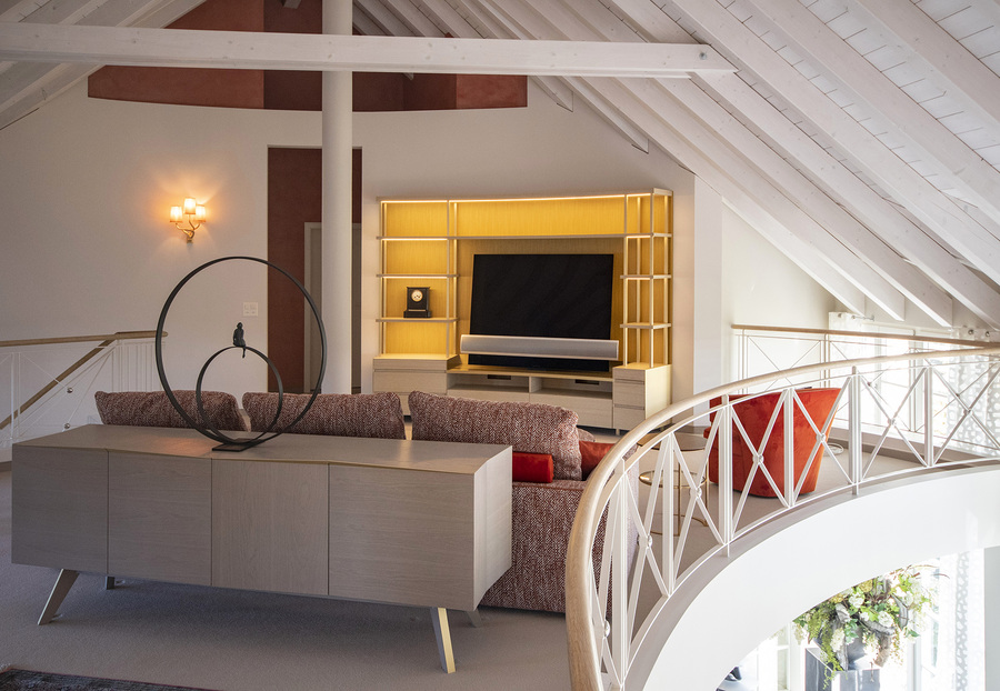 Cristine Borella-Snozzi: Home'Society Design Talks modern living room with yellow accents and orange home inspiration ideas