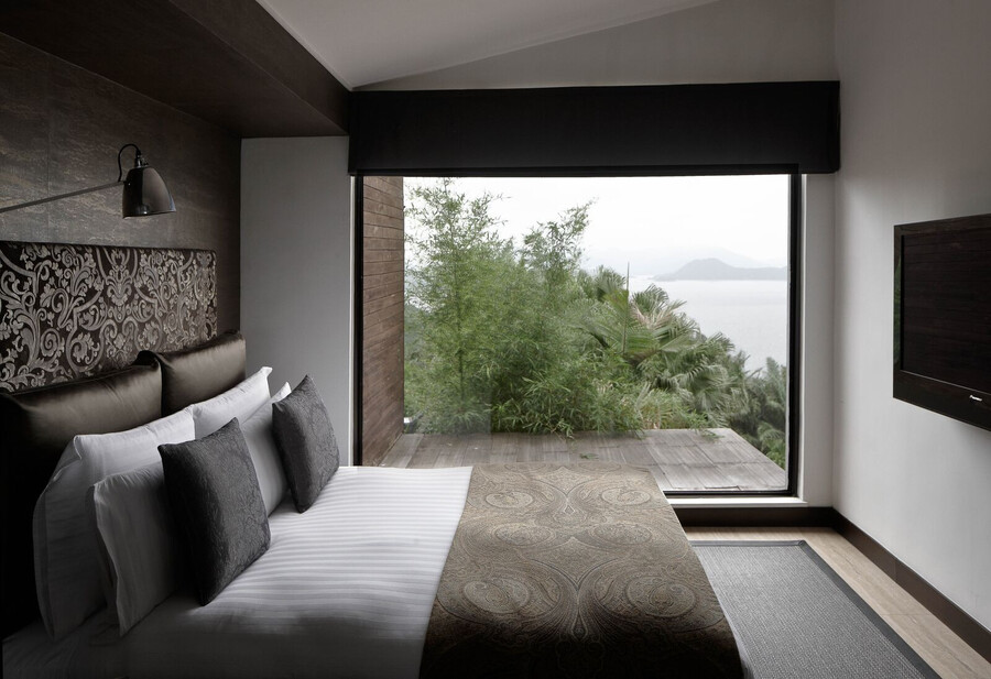 Unique Bedroom Decor: Contemporary Ideas To Dazzle, modern bedroom with dark grey tones and grey wall  home inspiration ideas home inspiration ideas