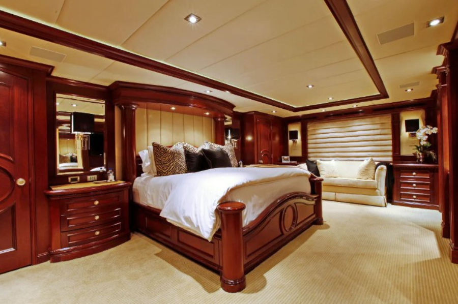 Howard Design Group - Modern Interior Design Ideas_Cocktails Motor Yacht_Master Bedroom home inspiration ideas